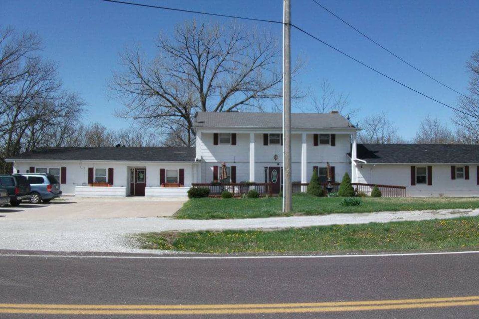 Wide exterior view of Hillcrest Assisted Living on Brown Station Road in Columbia, Missouri